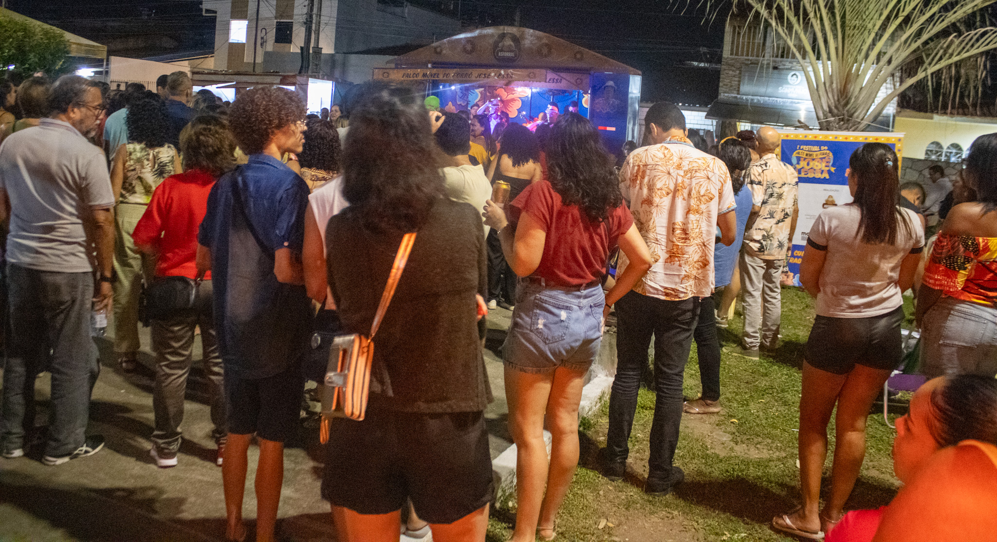 Palco Móvel do Forró José Lessa, levou Chau do Pife e Anderson Fidelis à Praça Jornalista Denis Agra, muita cultura nordestina e muita alegria